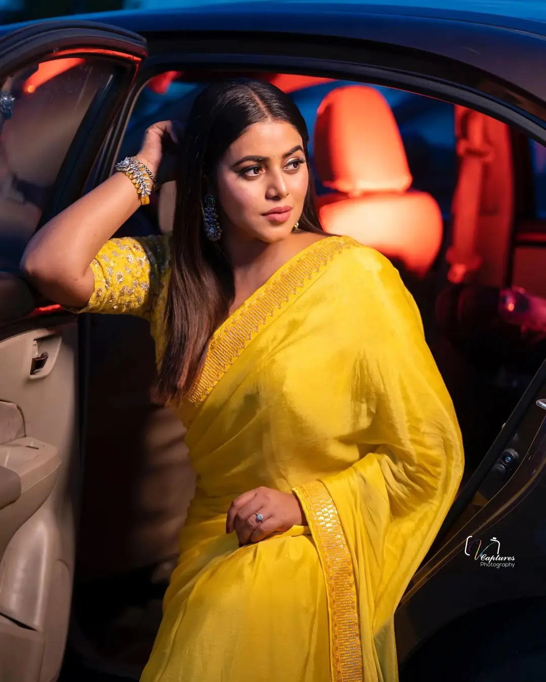 MALAYALAM GIRL SHAMNA KASIM IN BEAUTIFUL JEWELLERY YELLOW DESIGNER SAREE 7